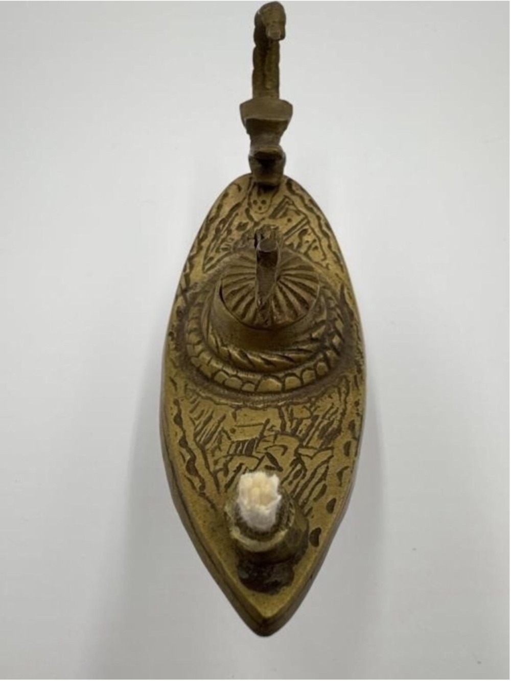 Aladdin Genie Vintage Oil Lamp, Brass Vintage - Picture 3 of 4